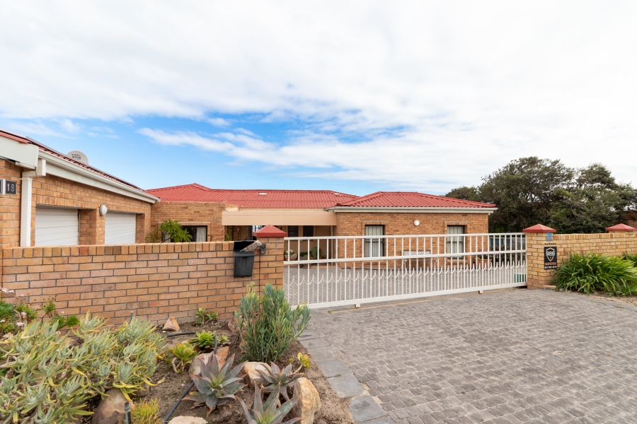 3 Bedroom Property for Sale in Van Riebeeckstrand Western Cape
